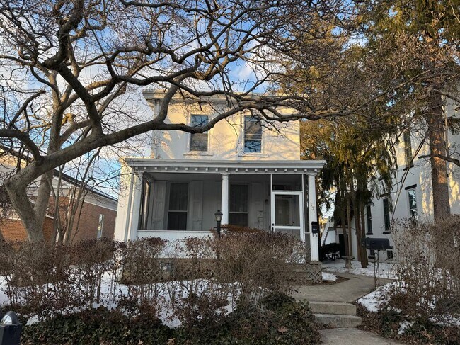 Foto del edificio - 331 W Front St