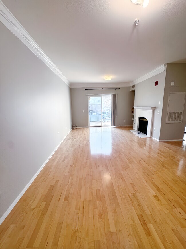 Foto del edificio - 1591 Spring Gate Dr.