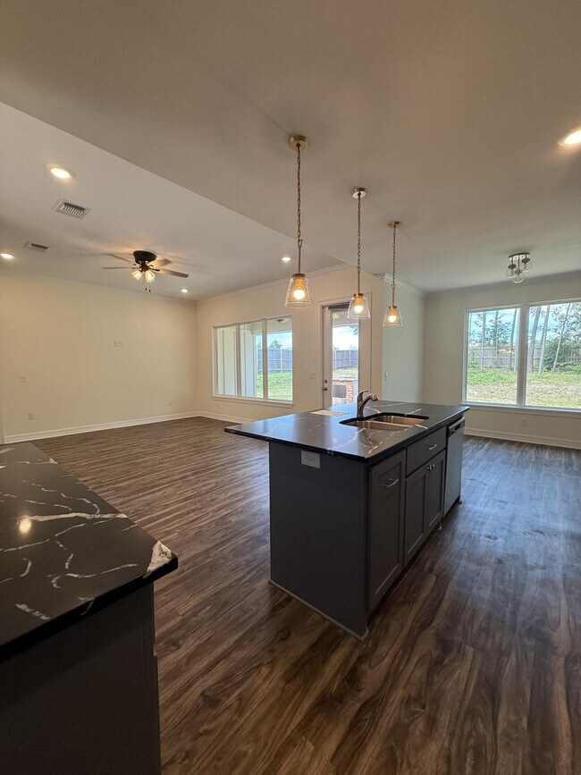 Building Photo - 209 Shirey Ln