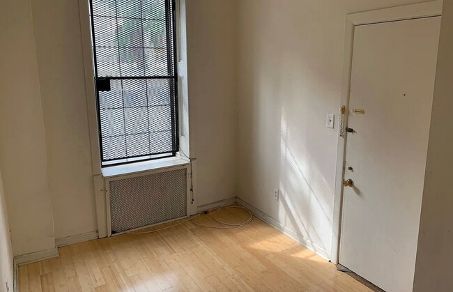 Foto del edificio - 313 S 18th St