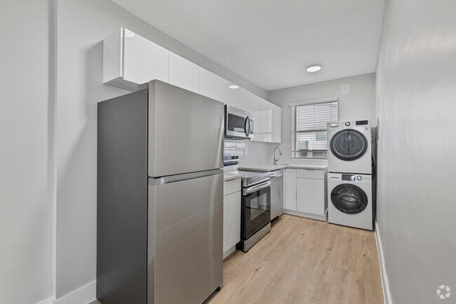 1 habitación, 1 baño - 600 pies cuadrados - Cocina - 1315 NE Miami Court