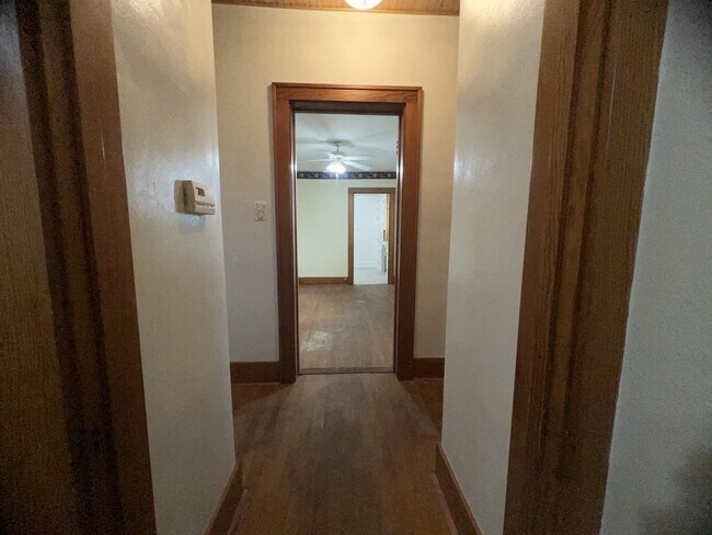 Foto del edificio - 1550 W 3rd St