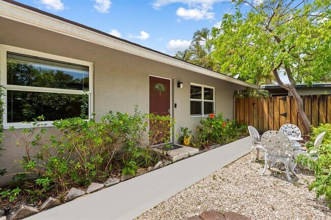 Building Photo - 615 SW 16th Ct