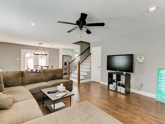 Foto del edificio - 2313 W Devitt St