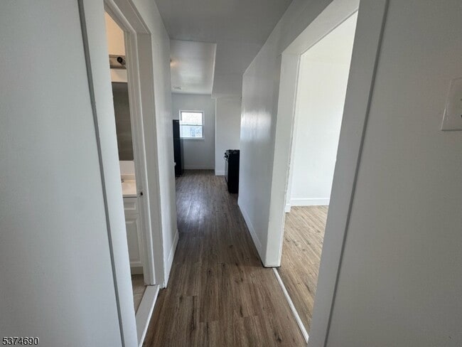 Foto del edificio - 12 Maple Ave
