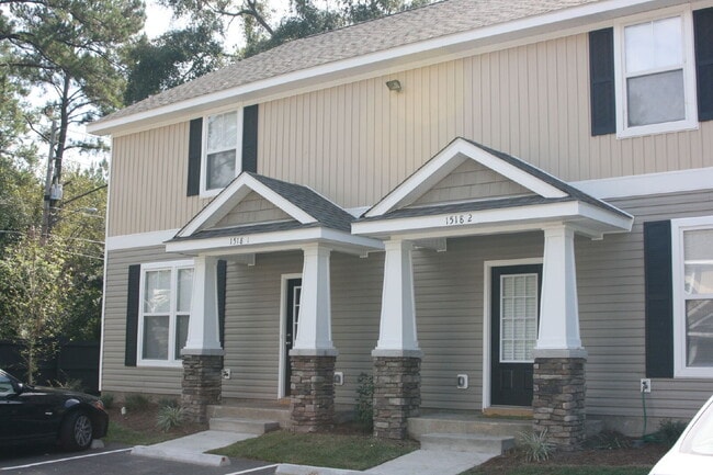 Building Photo - Hamptons on High – 4 Bedroom / 4 Bathroom Student Townhome Near FSU & TSC!