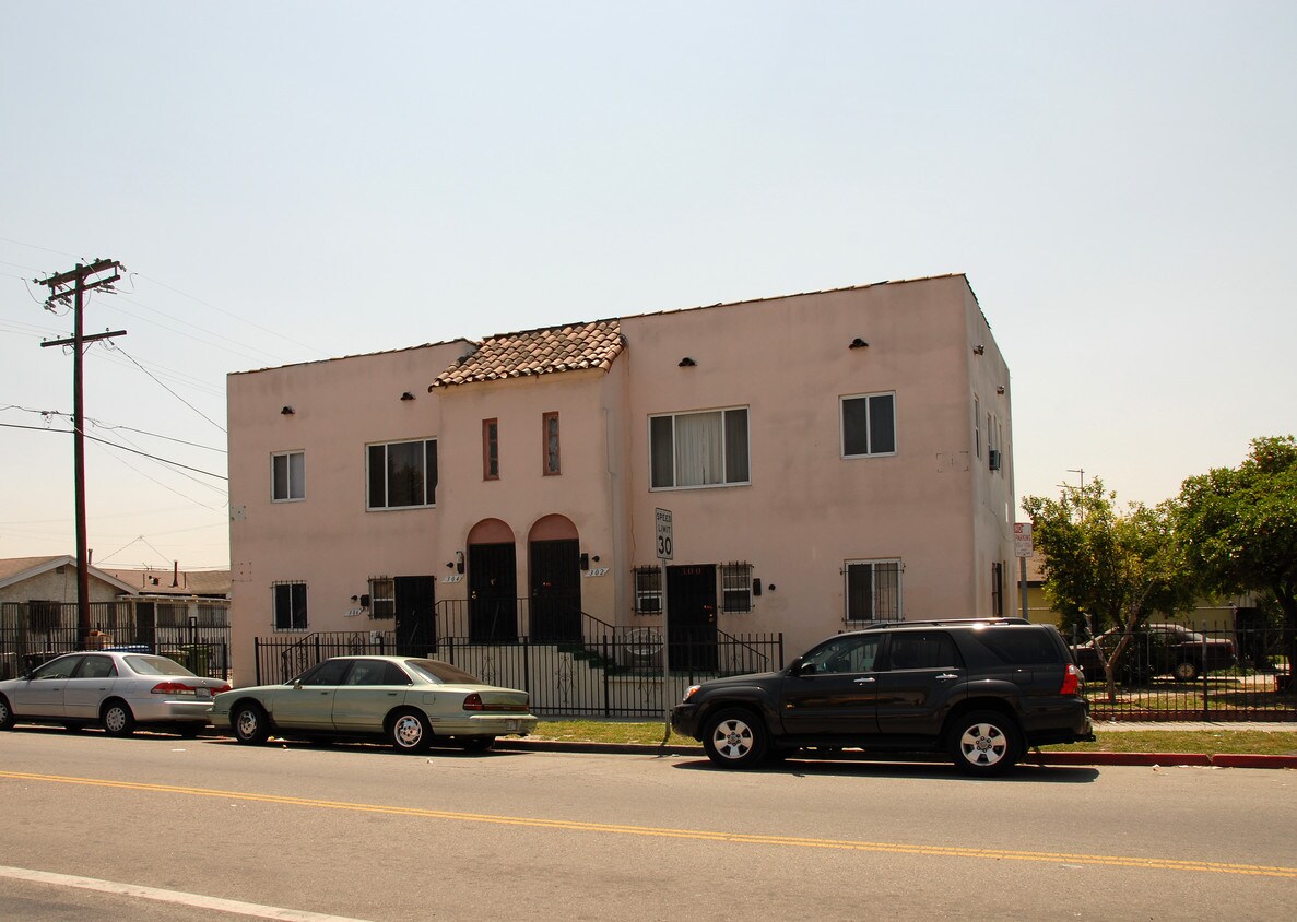 Building Photo - 300-306 E 92nd St