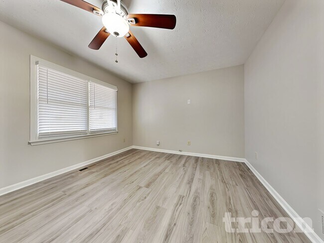 Foto del edificio - 2479 Hewatt Rd