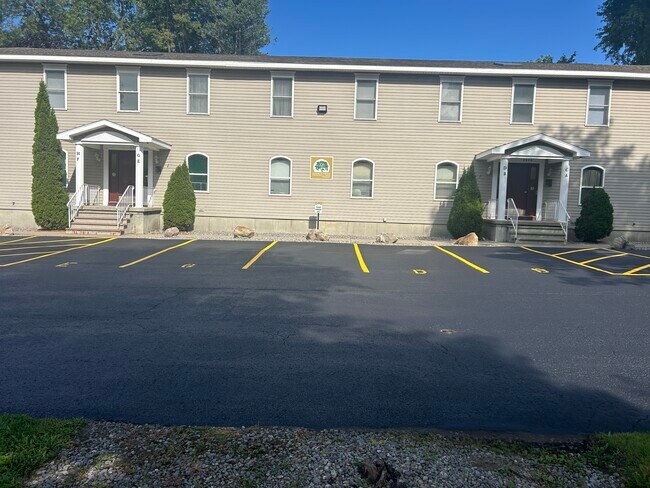 Foto del edificio - Maple Tree Apartments