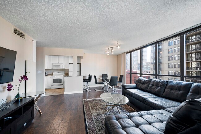 Building Photo - 10 E Ontario St