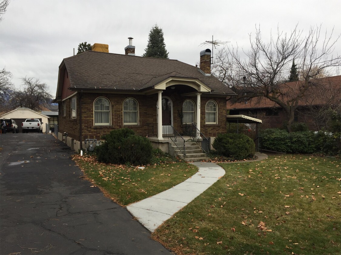 Primary Photo - 1360 Murphy's Ln