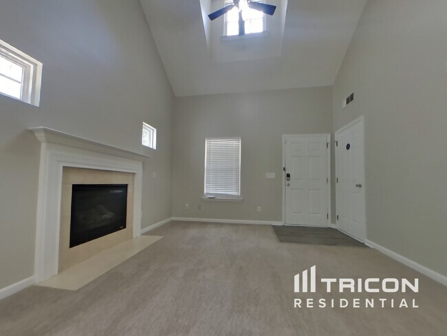Foto del edificio - 148 Silver Fox Trail