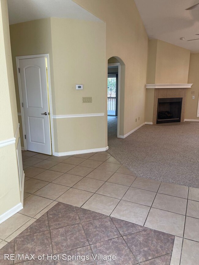 Building Photo - 3 br, 2 bath House - Ponce De Leon Dr - 313