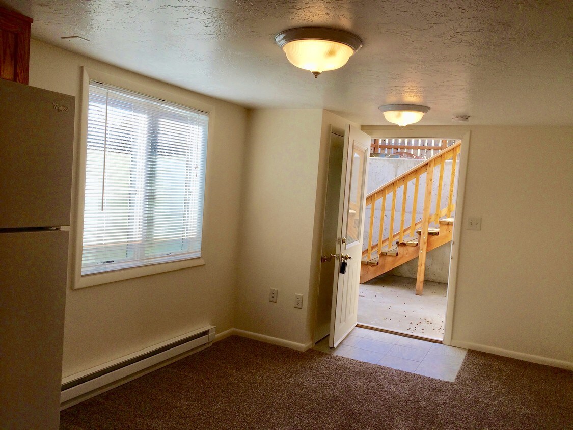 1227 Walnut St, Helena, MT 59601 Apartments in Helena, MT