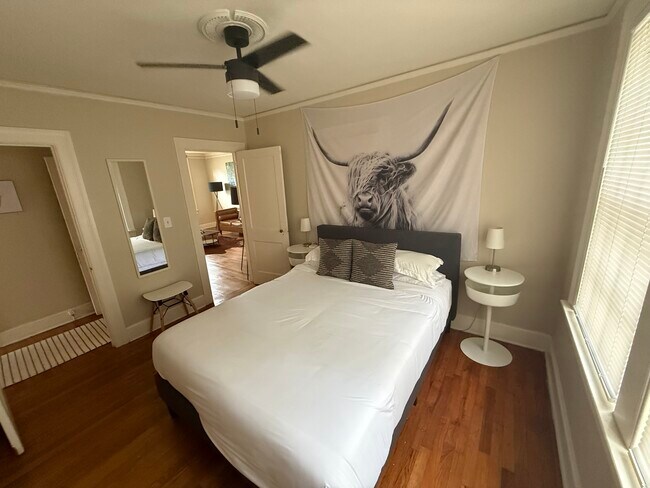Foto del edificio - 331 Cloverdale Rd