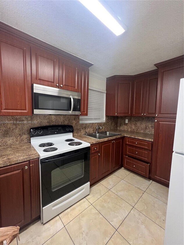 Foto principal - 3501 W 11th Ave