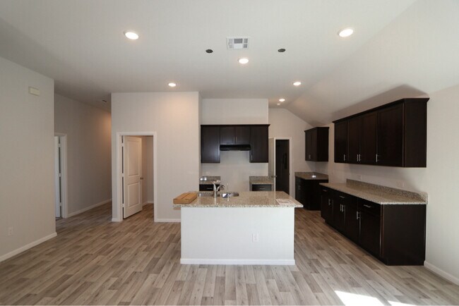 Building Photo - 616 Frst Pk Pkwy