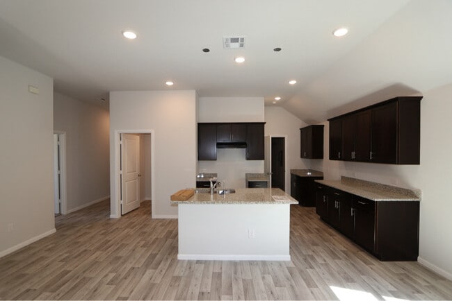 Foto del edificio - 616 Frst Pk Pkwy