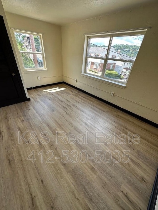 Foto del edificio - 144-144 W 9th Ave