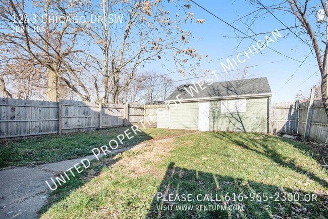 Building Photo - 1243 Chicago Dr SW