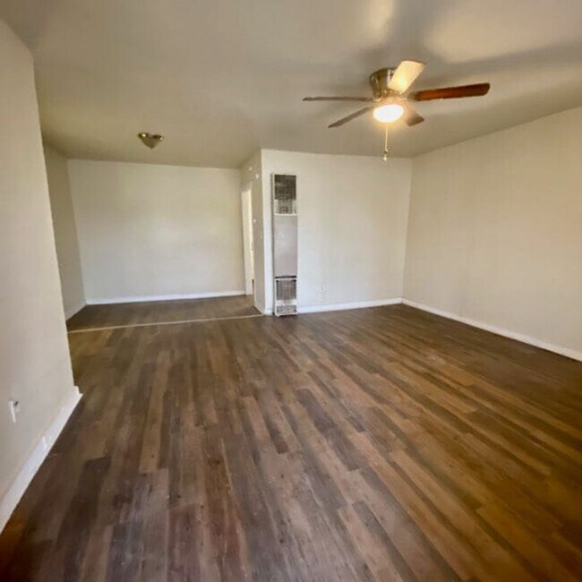 Foto del edificio - $0 First Month's Rent / $0 Deposit at Move-in