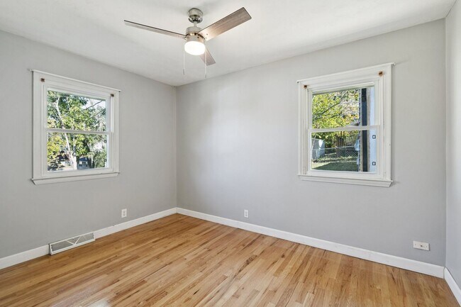Foto del edificio - Corner-Lot Benson Home with Finished Lower...