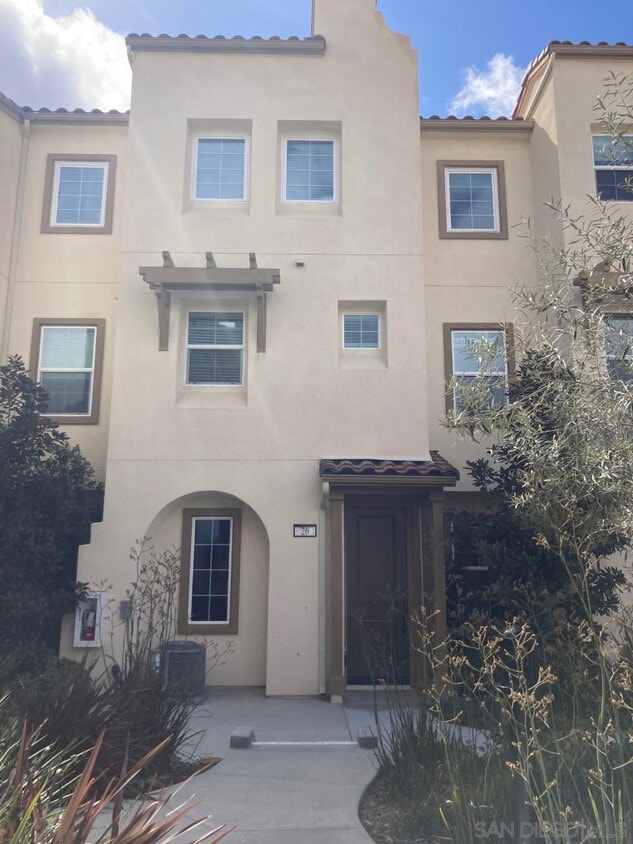 12935 Peppergrass Creek Gate Unit 26, San Diego, CA 92130 Condo for