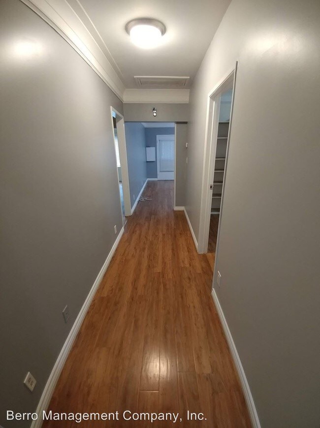 Foto del edificio - 2069-2071 Long Beach Boulevard