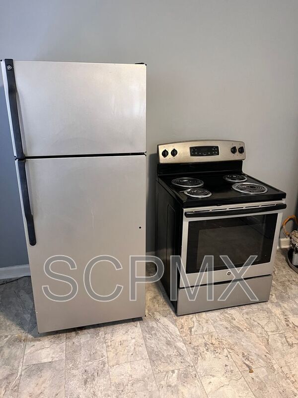 Building Photo - 2423 Crestview Dr