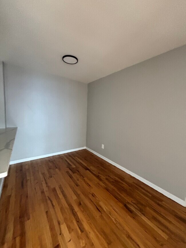 Foto del edificio - 901 Stuyvesant Ave