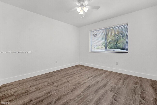 Building Photo - 2 br, 2 bath House - 2633 SW 30th Ct