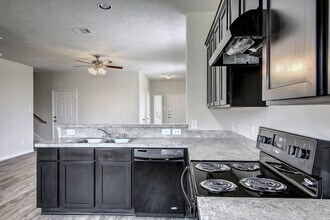 Building Photo - 2855 Silver Tree