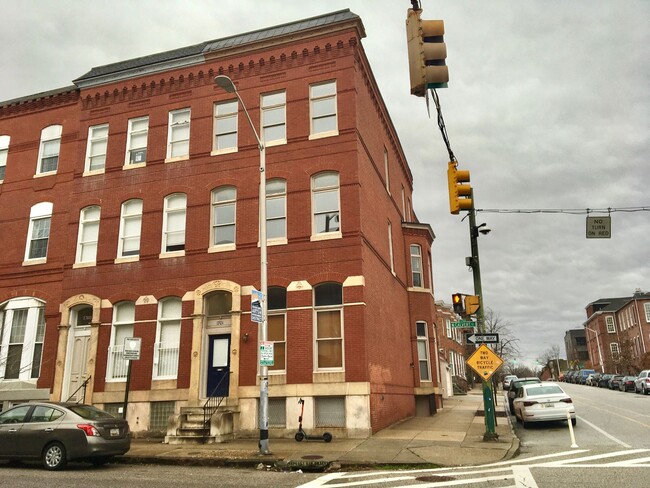 Foto del edificio - 1701 N Calvert St