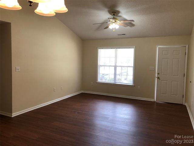 Building Photo - 523 Cedar Spring Dr