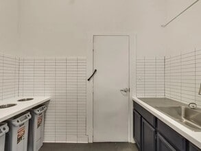 Building Photo - 706 Kearny St