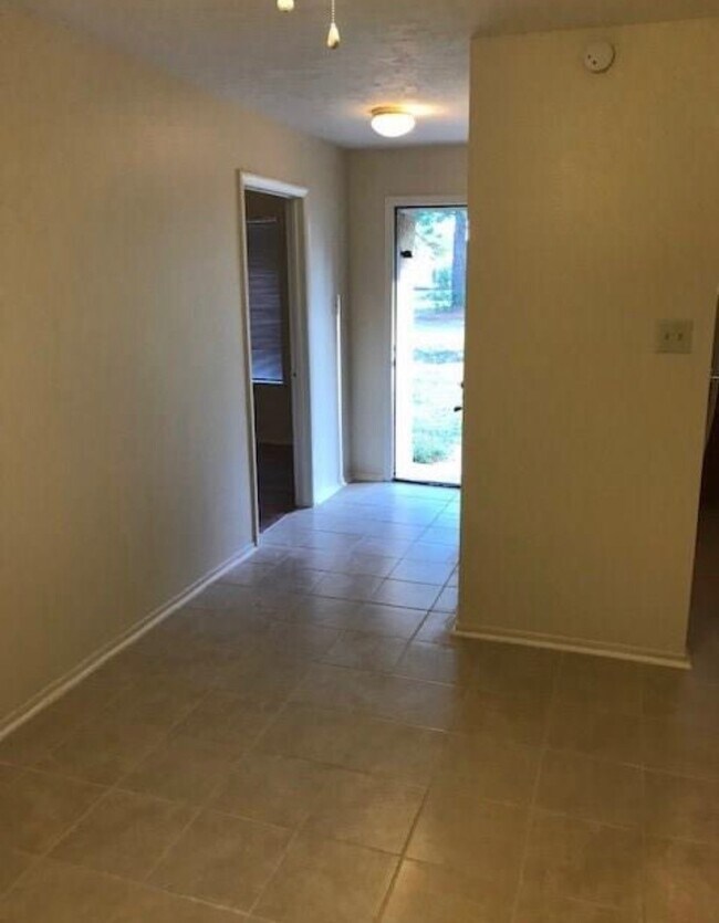 Foto del edificio - 716 Fernwood St