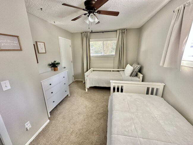 Foto del edificio - 9515 SW Edgewood St