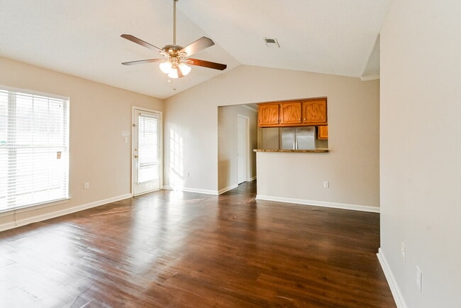 Foto del edificio - 7291 Bridle Ln