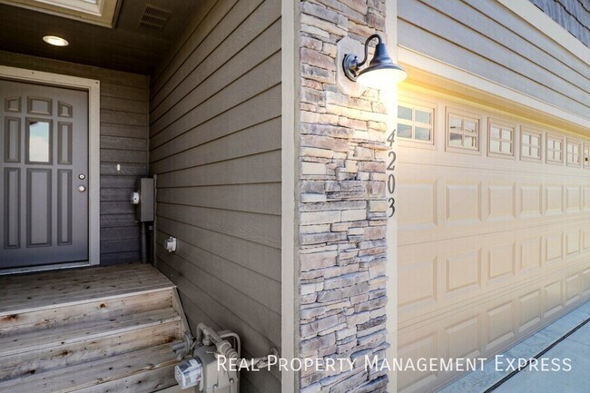 Foto del edificio - 4203 Knob Hill Ct