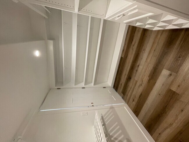 Foto del edificio - 8459 150 E