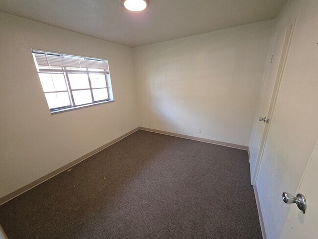 Foto del edificio - 510 E Pittsburgh McKeesport Blvd