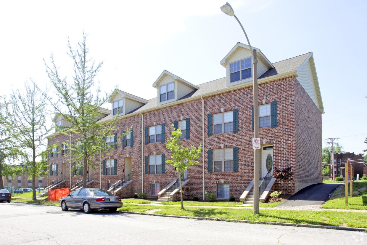 Primary Photo - Berthold Ave. Apartments