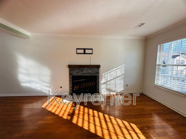 Building Photo - 10809 Topview Ln