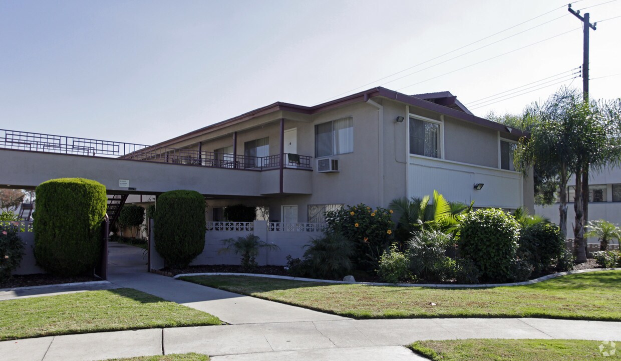 Primary Photo - 660 Wedgewood Ave