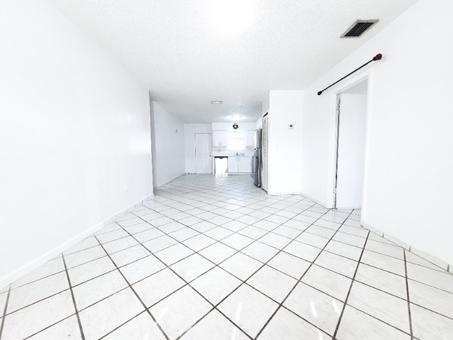 Foto del edificio - 14002 NE 6th Ave