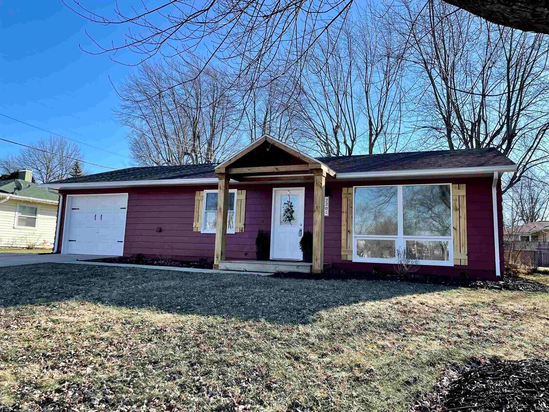 Foto principal - 2201 W Barcelona Dr