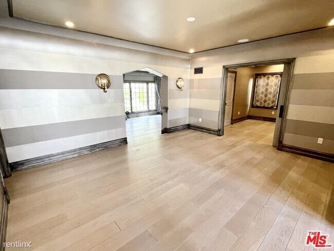 Foto del edificio - 3 br, 3 bath Condo - 252 S Spalding Dr