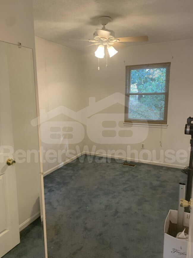 Foto del edificio - 7107 Avesbury Ln