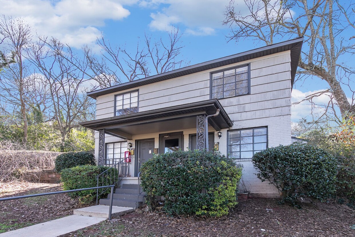 Primary Photo - Gean Rise - 1 Bedroom / 1 Bathroom with Ba...