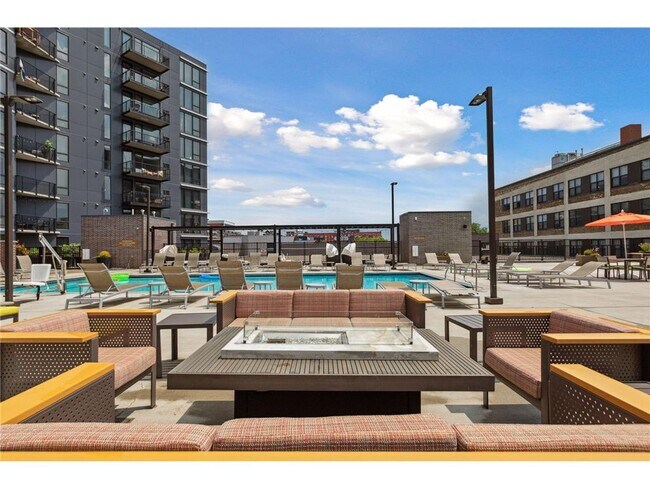Foto del edificio - 811 Washington Ave S